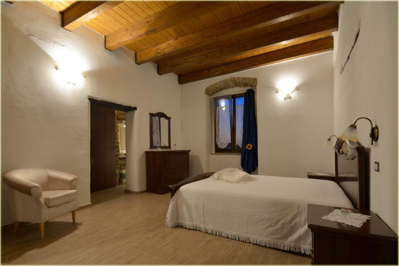 Il Palazzo Del Barone - Stanza Dei Maiorana Ξενοδοχείο Pietrapertosa Εξωτερικό φωτογραφία